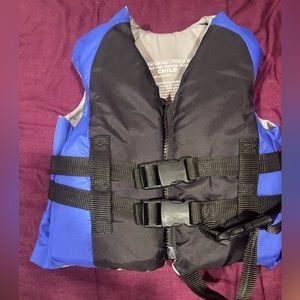 Blue Child’s life vest- 30 to 50 pounds